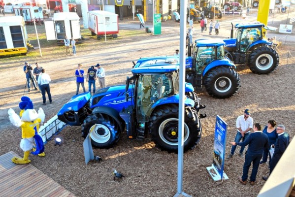 New Holland presentó el tractor a biometano