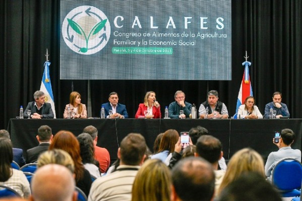 En Paraná se realiza el Primer Congreso de Alimentos de la Agricultura Familiar y la Economía Social
