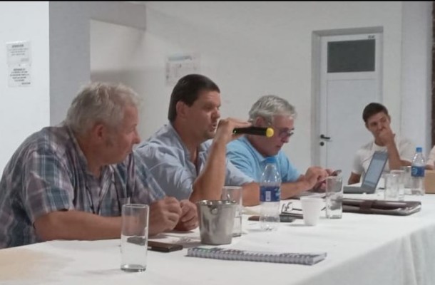 Reclaman respuestas urgentes para la avicultura y los caminos rurales
