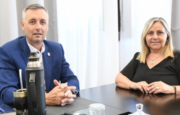 Gustavo Hein y Julia Calleros abordaron la necesidad de ofrecer soluciones para los caminos rurales
