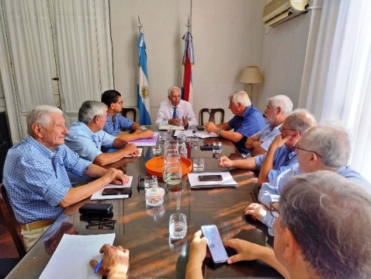 Piden la eliminación de II.BB. para los productores integrados de pollos y mejoras en los caminos