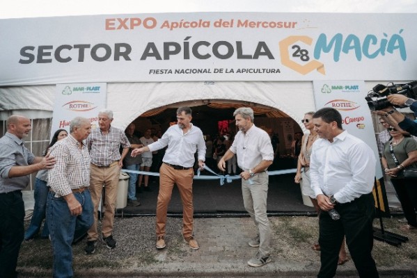 Para Frigerio, la apicultura es la expresión del potencial de crecimiento de Entre Ríos