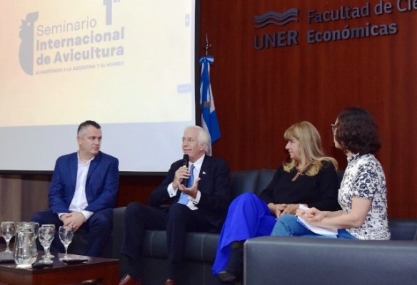 Arrancó el primer Seminario Internacional de Avicultura