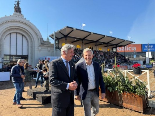 Frigerio estuvo en Palermo 2025 y dialogó con productores y expositores
