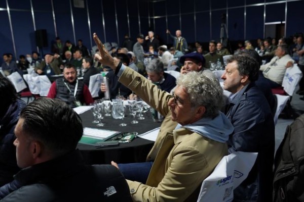 Se vendieron más de 6.000 vacunos en un inédito remate de hacienda